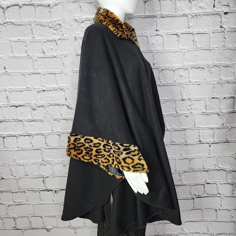 Vintage Honey Leopard Faux Fur Trim Black Cape - Picture 3 of 6